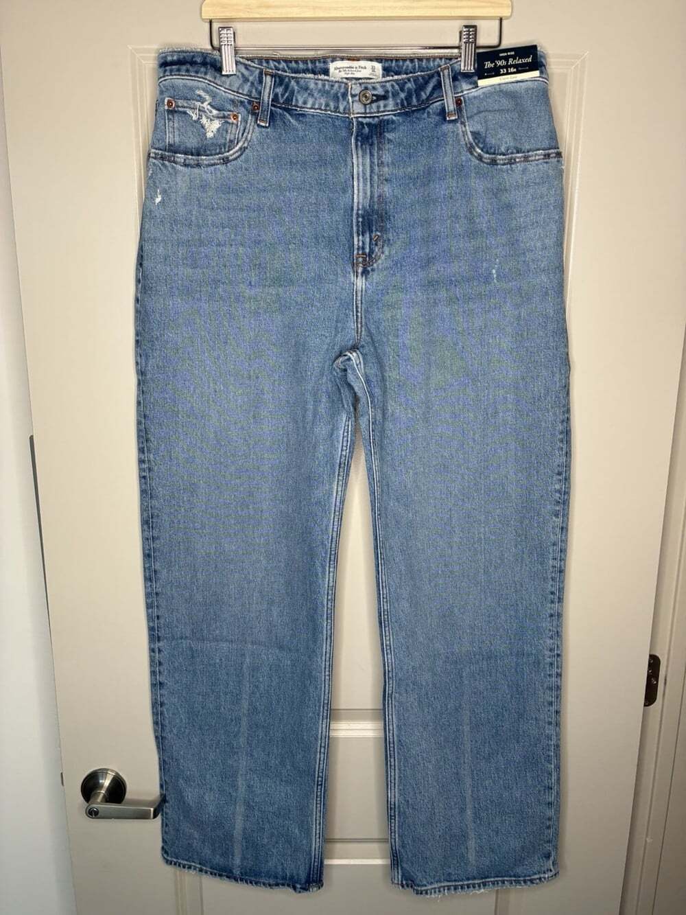 Abercrombie NWT Curve Love High Rise 90s Relaxed Jean Medium Wash 33
